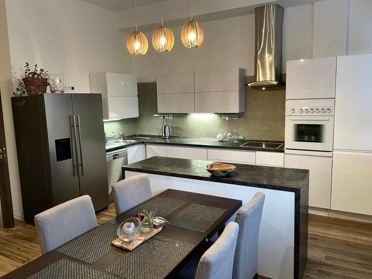 Apartman Az Pro 8 Osob Humpolec Ngoại thất bức ảnh